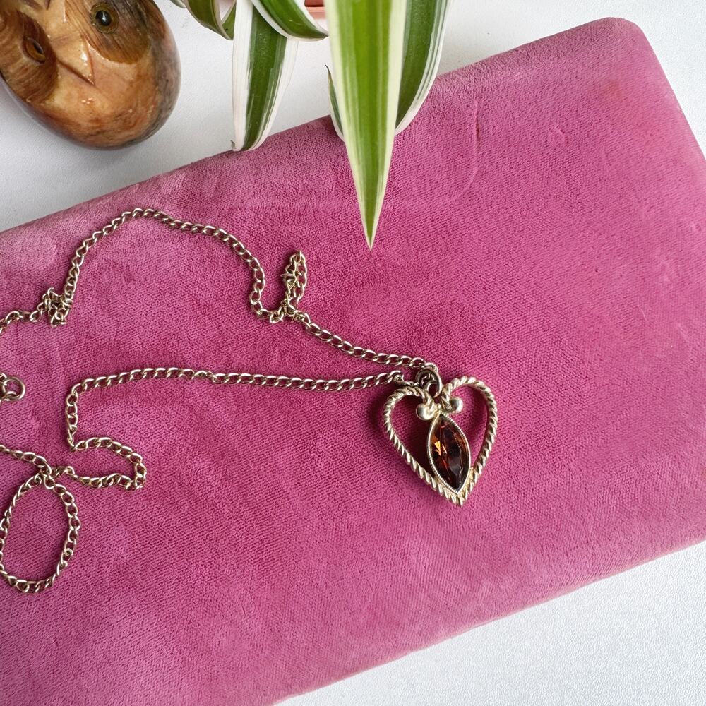 Vintage Avon Gold Tone Root Beer Stone Heart Pendant Necklace
